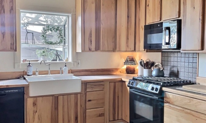 Cloudcroft House | Farmhouse Victorian Perfect Cloudcroft Location!