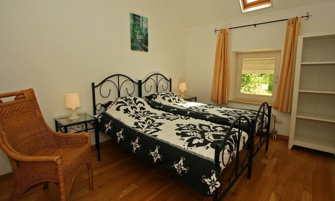 Wijlre Other | Farmhouse Wijlre near Scenic Lake
