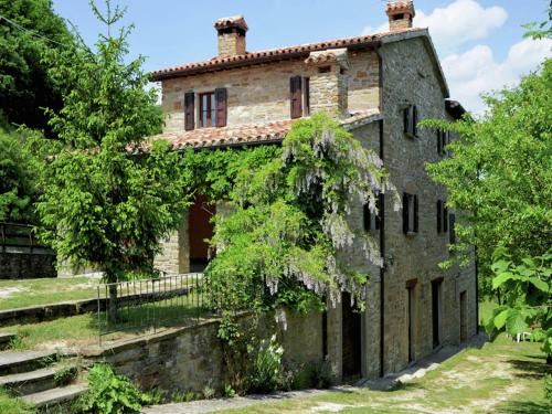 Apecchio House | Farmhouse with Pool & Spa
