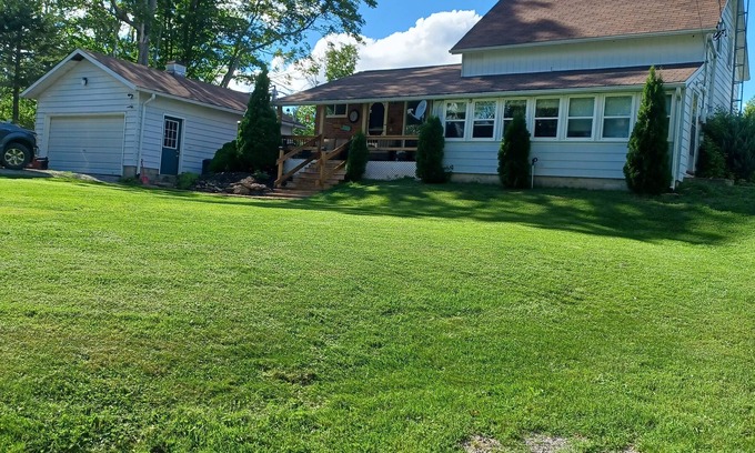 Minden Other | Farmhouse with waterfront!