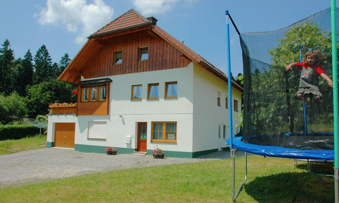 Waldachtal Apartment | Farmstay Fun in Waldachtal