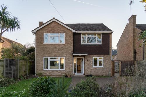 Rushmoor District House | Farnborough Stay