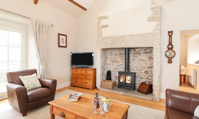 Chathill House | FARNELEA, pet friendly, character holiday cottage in Seahouses