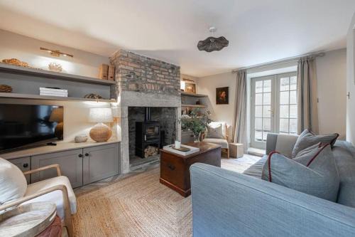Hexham House | Farriers Cottage-Tranquil Haven, Central Location!