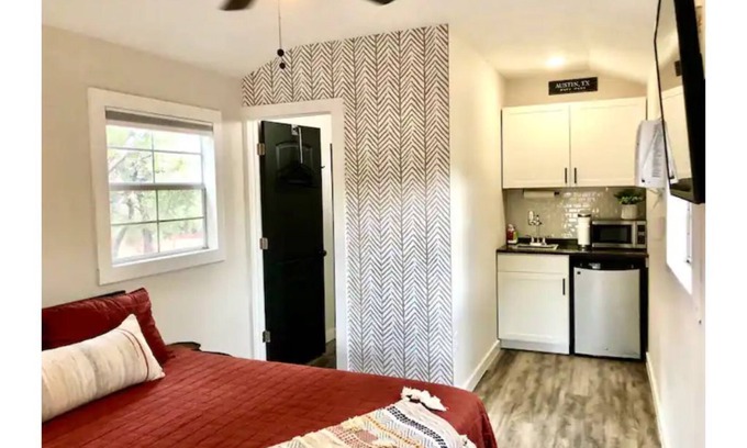 Austin Cabin | "Fawn" cabin in 2 acre boutique resort with pool!