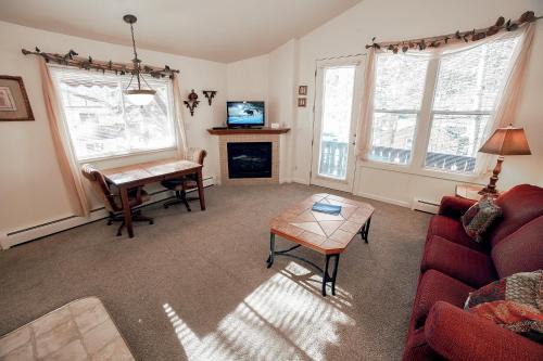 Estes Park Apartment | Fawn Valley Inn- 226 condo