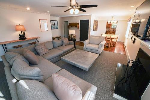 Estes Park Apartment | Fawn Valley Inn- 276 condo