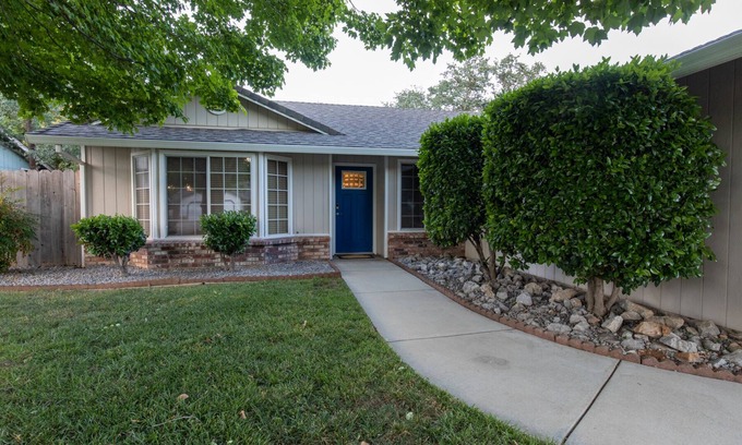 Columbia House | Fayette House near Lema Ranch, just minutes from shopping and Bethel church