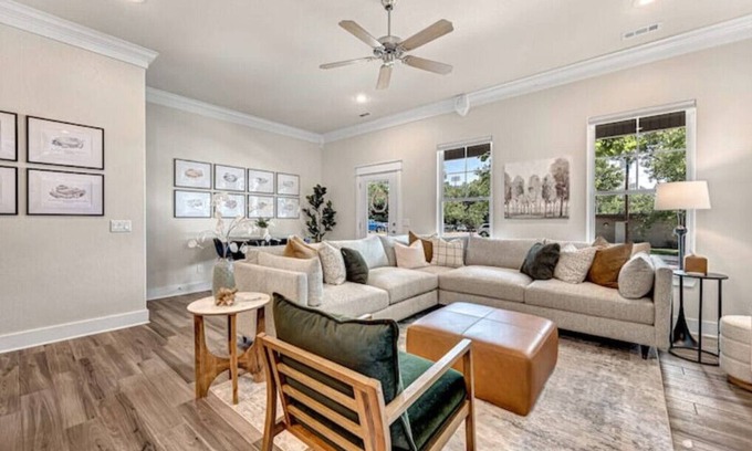 Fayetteville House | Fayetteville Home Luxury Living Walk to University of Arkansas