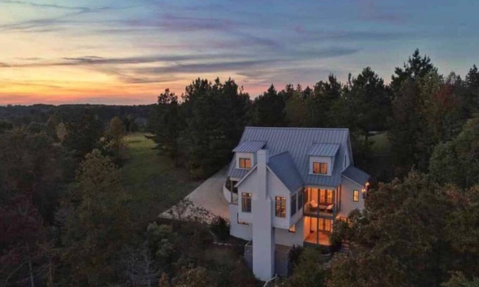 Crane Hill House | Featured in Bham Magazine: Lake Front/Grand Views!