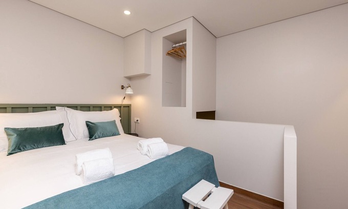 Santa Marinha Apartment | Feel Porto Wine Essence I