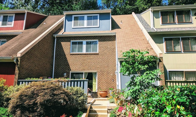 Reston House | Feel right at home in this spacious 4 BDRM, 3.5 bath townhome in Reston, VA