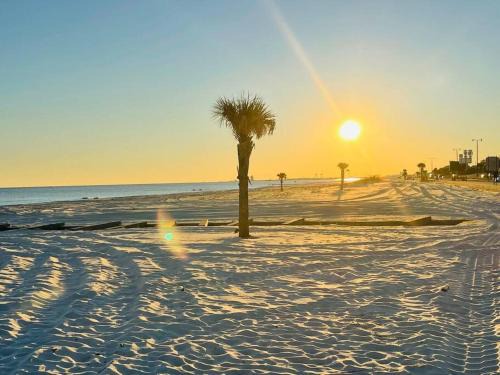 Gulfport Apartment | Feels like HOME escape, 1/2 Mile to beach