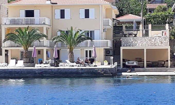 Tivat Apartment | Feet in the water ! Rent several large luxury apartments of 100M2