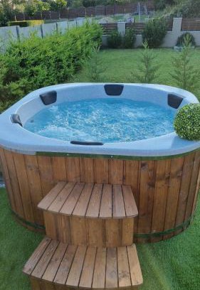 Balatonkenese Apartment | Fekete Orchidea Apartman
