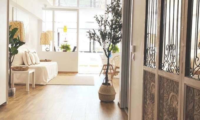 Thessaloniki City Centre Apartment | Felicity: Comfortable Loft in Thessaloniki's old Port Area