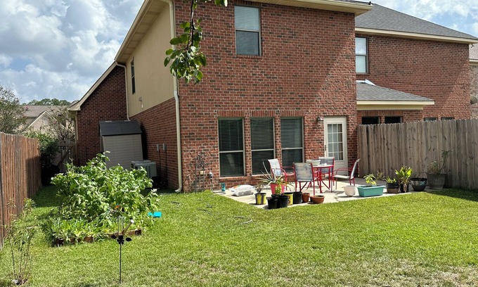 Slidell House | Females only: Cozy townhome in charming Slidell with WiFi, AC