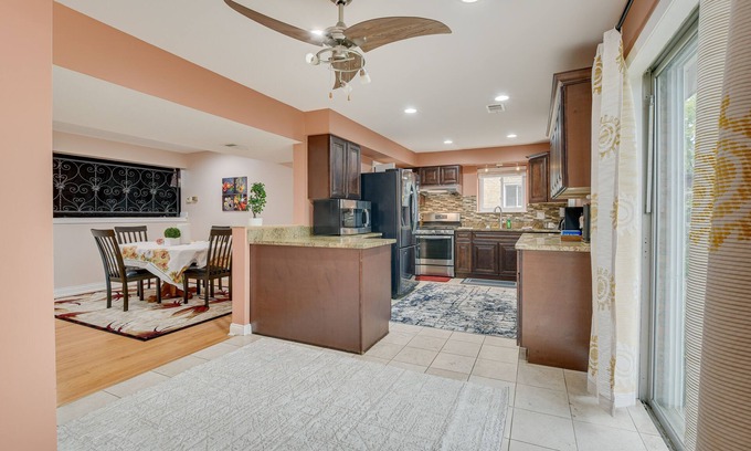 Des Plaines House | Fenced Backyard: Family Getaway in Des Plaines!