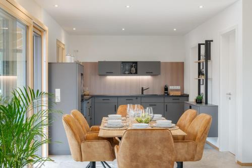 Bernau am Chiemsee Apartment | FENJOY Ferienapartments am Chiemsee - Balkon - BBQ