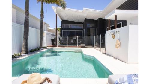 Kingscliff House | Fennes On Banzai