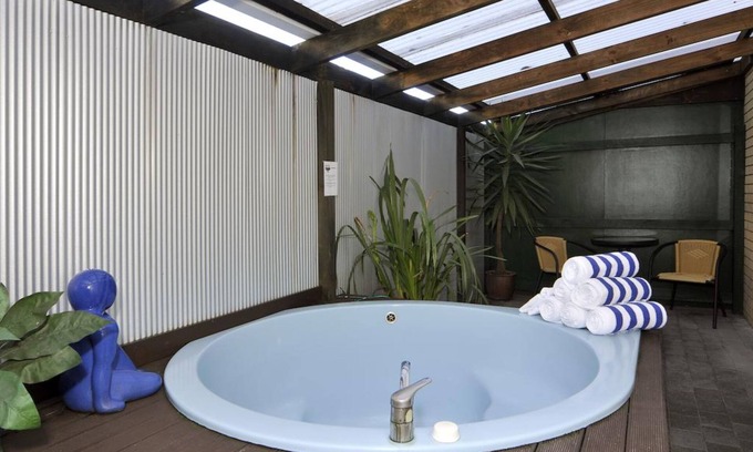 Fenton Street Hotel | Fenton Court Motel