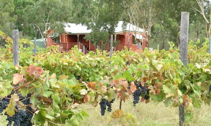 Ballandean House | Fergies Hill Spa Cottage @ Granite Ridge Wines