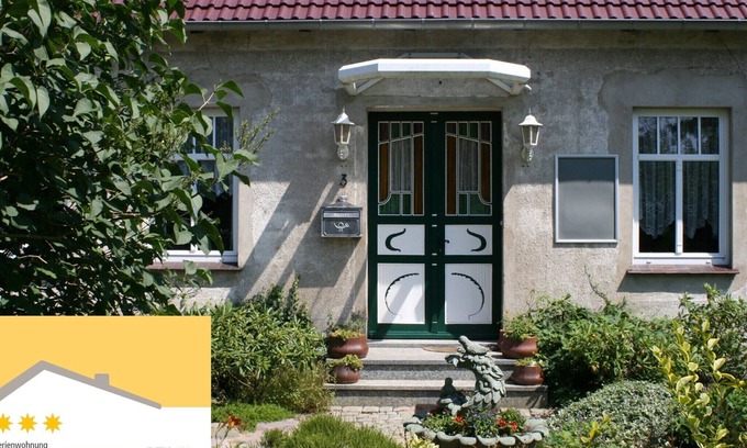Kroepelin Apartment | Ferienwohnung Traditionelles am Waldrand in Krצpelin