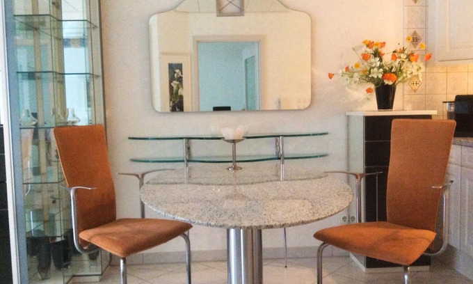 Salem Apartment | Ferien-Appartment mit Balkon, 50qm, 1 Schlafzimmer, max. 2 Personen