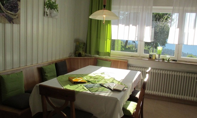 Bad Rippoldsau-Schapbach Apartment | Ferienwohnung Süd, 100qm, 3 Schlafzimmer, max. 8 Personen