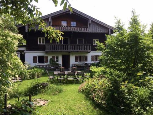 Raubling Apartment | Ferien Haus am Feldgarten mit 160 qm für 2 bis 9 Personen
