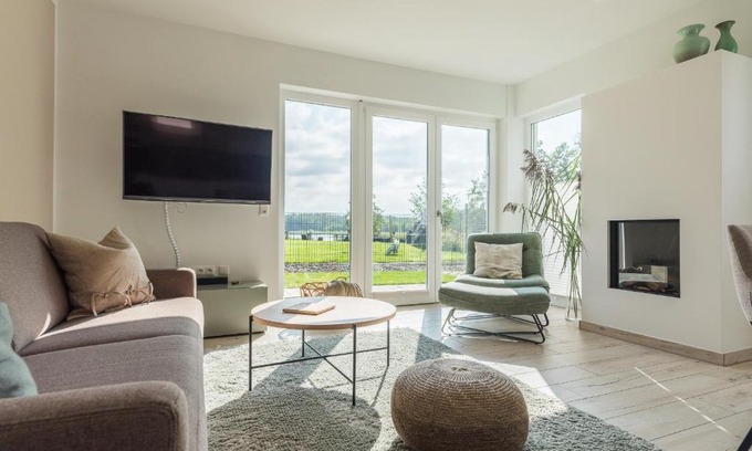 Krakow am See House | Feriendomizil im Luftkurort - Ferienhaus-Sauna-See -Entertainmentpaket