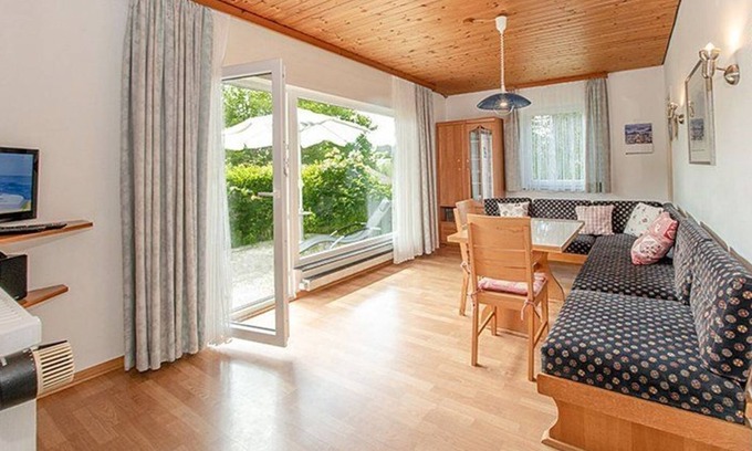 Schwarzenbach House | Ferienhaus 28-f mit Südterrasse mit Bergblick - Ferienhäuser im Feriendorf Weissensee im Allgäu
