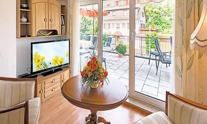 Bad Bellingen Apartment | Ferienhaus (3 Ferienwohnungen), 6 Schlafzimmer, Terrasse, 3 Badezimmer, max. 11 Personen