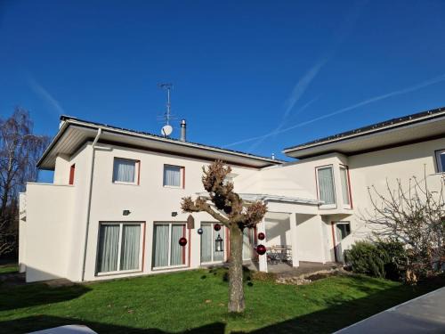 Lustenau House | Ferienhaus 80er Liebe mit Whirlpool