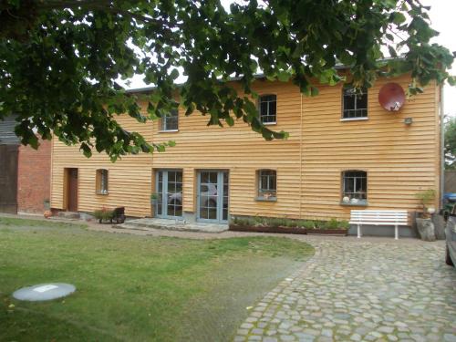 Marlow House | Ferienhaus "Am Lindenhof"
