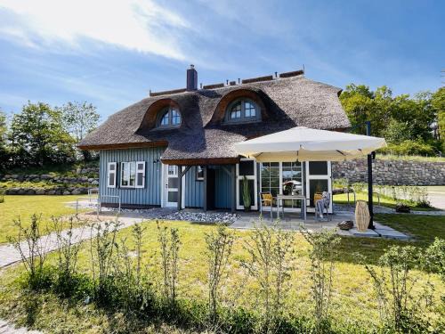 Putbus House | Ferienhaus Boddenlust 24 Feriendorf Klein Stresow Rügen by ruyastay