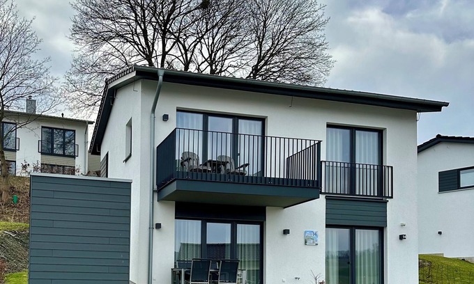 Heringhausen House | Ferienhaus Diemelblick 14 mit Seeblick und Sauna am Diemelsee für bis zu 6 Gäste