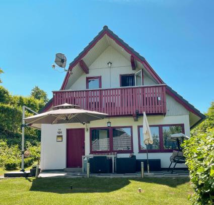 Seepark Kirchheim House | Ferienhaus "Gestiefelter Kater" am See im Bergland