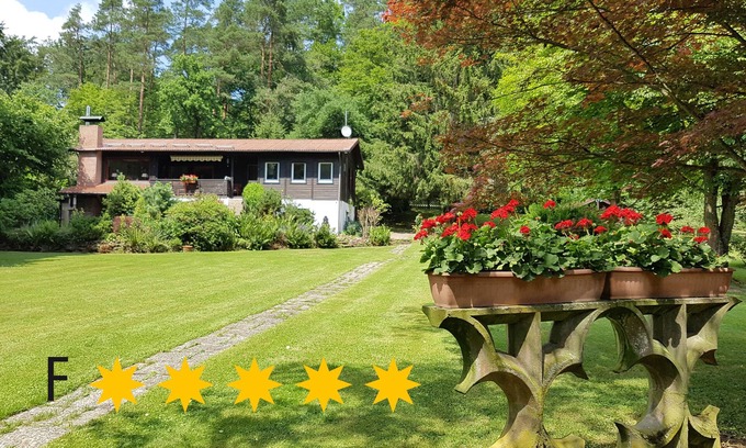 Laubach House | * Ferienhaus Naturliebe š¦ 6000m² park garden at the forest, fenced, fireplace, sauna