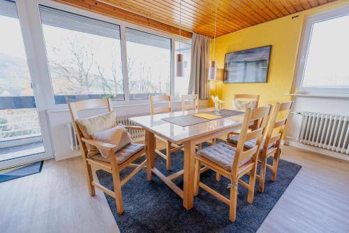 Hemfurth-Edersee Apartment | Ferienhaus Schöne Aussicht Ferienwohnung Gelb
