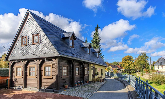 Grossschoenau Apartment | Ferienhaus Sissi mit Whirlpool, Sauna u Sehr Ruhig
