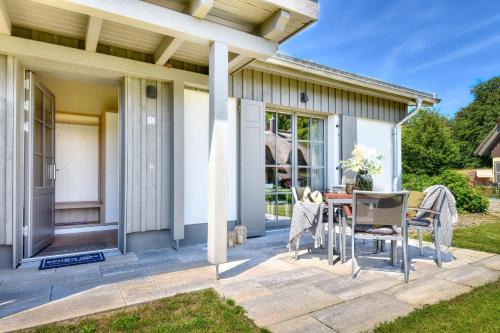 Putbus House | Ferienhaus Vilmblick 34 Feriendorf Klein Stresow Rügen by ruyastay