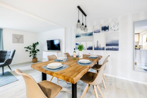 Joachimsthal House | Ferienhaus Waldgeflüster 70 QM I überdachte Terrasse I 2 Schlafzimmer I Strandnah