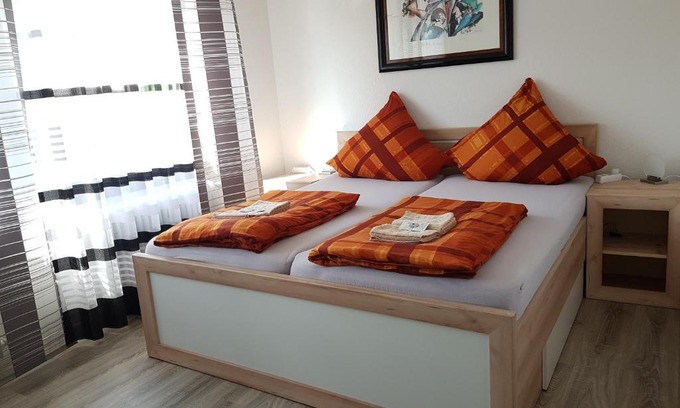 Saarlouis Apartment | Ferienunterkunft - Am Stadtgarten