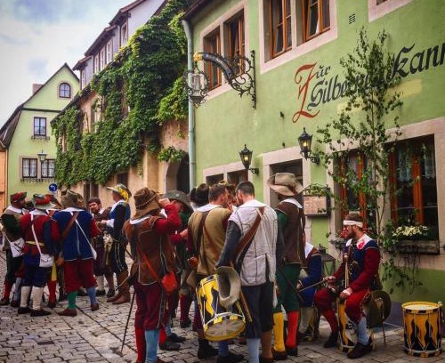 Rothenburg Old Town House | Ferienwohnungen Monteurzimmer zur Silbernen Kanne