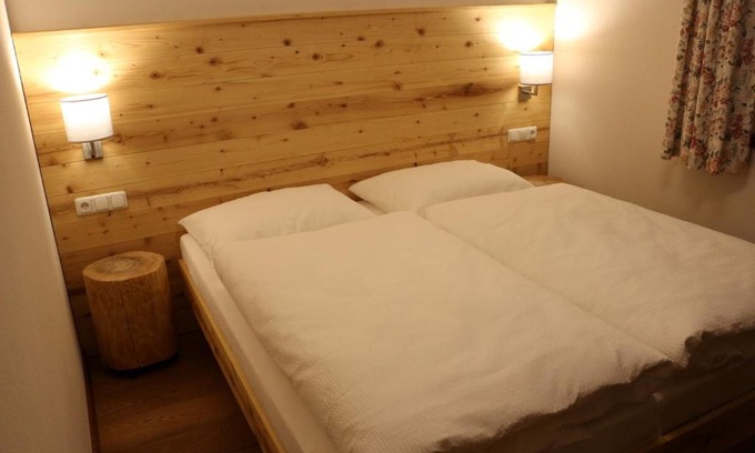 Sankt Anton am Arlberg Apartment | Ferienwohnungen Falch Simone