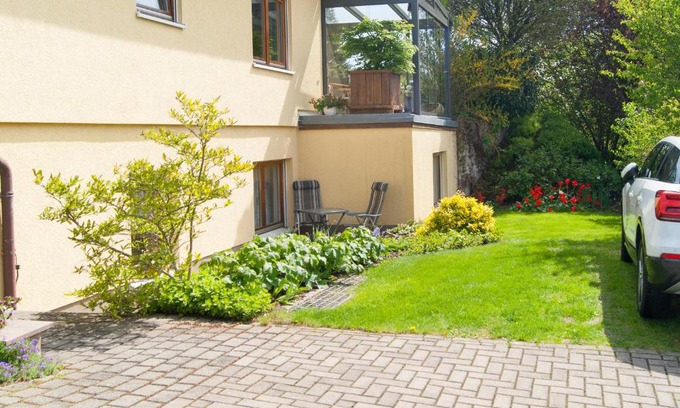 Rockau Apartment | Ferienwohnung über den Dächern von Dresden