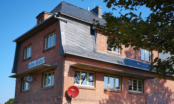 Alt Suhrkow Apartment | Ferienwohnung 2 - Bahnhof Hohen Mistorf - Ferienwohnungen