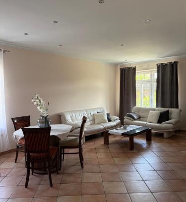 Heide Apartment | Ferienwohnung 2 beim Restaurant Rhodos