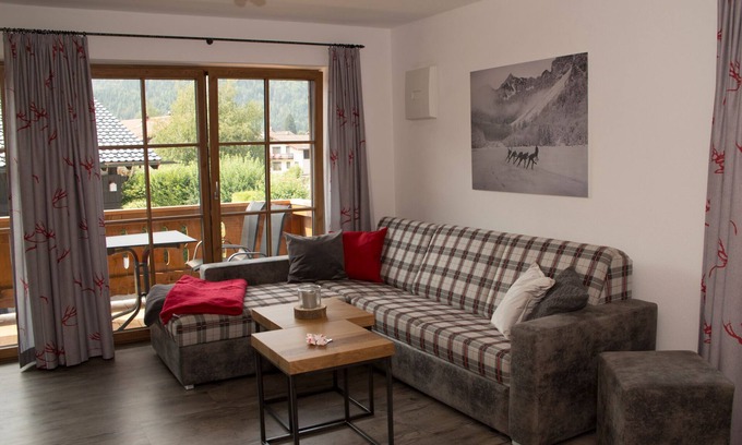 Inzell Apartment | Ferienwohnung 3 "Stoißeralm" für 4 Personen, 2 Schlafzimmer, Balkon, 75 m²